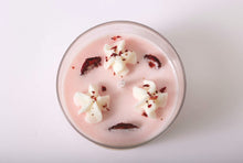 Cargar imagen en el visor de la galería, Cera de Soja Cream &amp; Strawberry